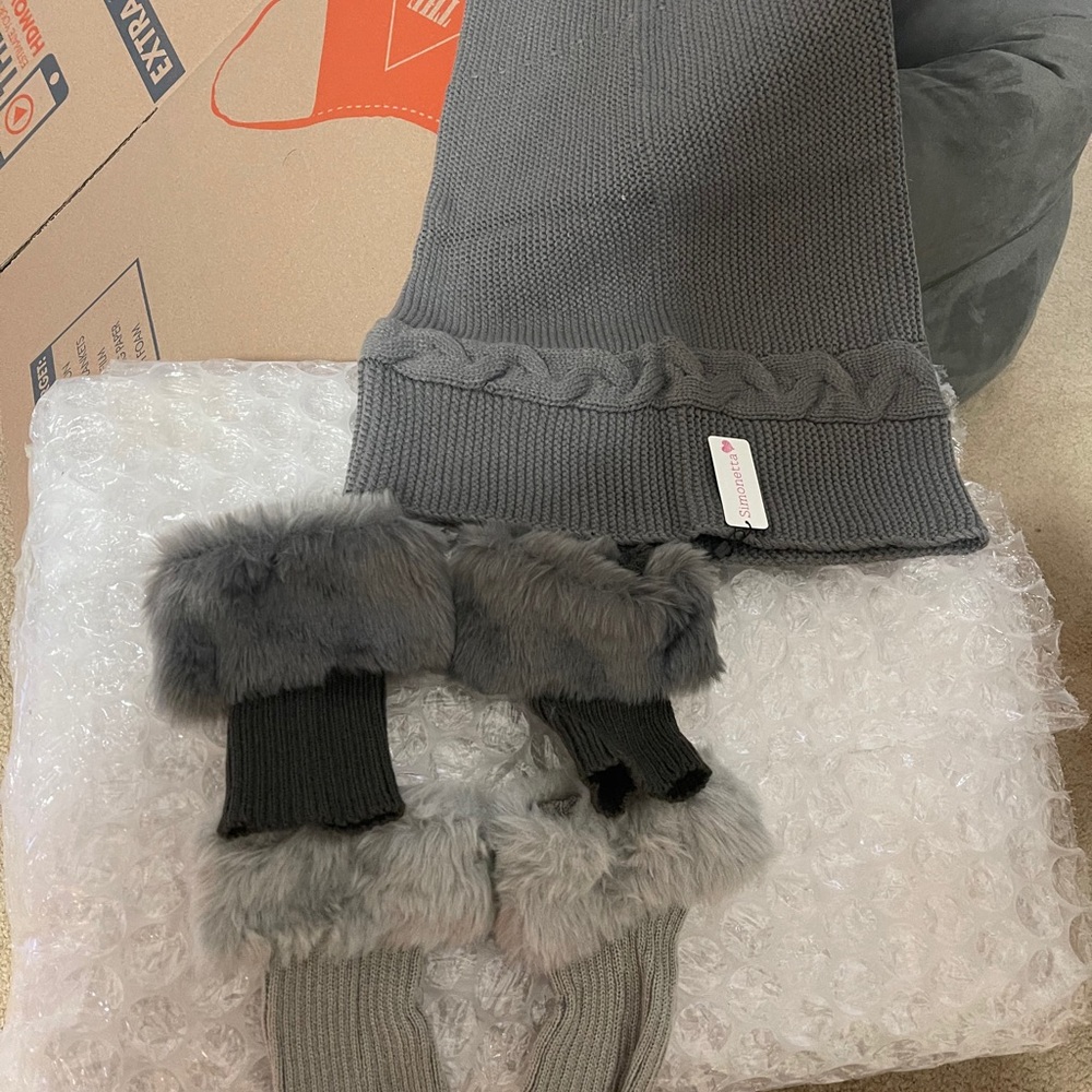 Simonetta Neck Scarf and Wrist Cuffs